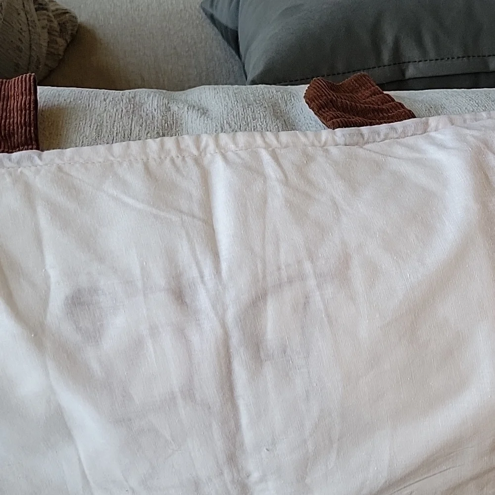 EDDIE BAUER childs curtain valance.  56
